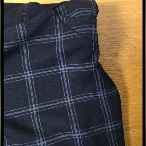 New Isabel maternity plaid  crossover panel pants size medium - Picture 3 of 9